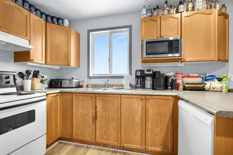 165 THURMAN Circle, ON N5Z 4V1