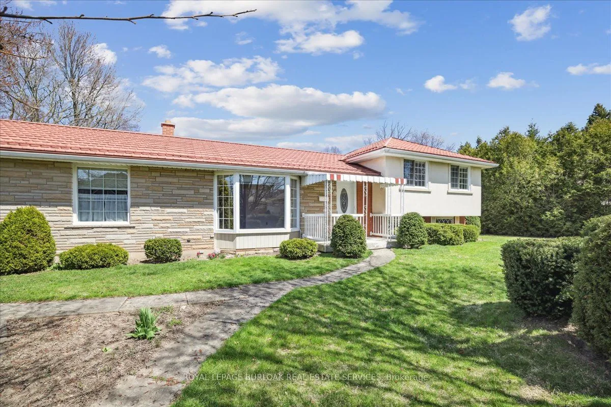 1 Westview Crescent, ON L8B 0E4