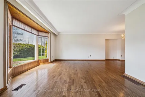 1 Westview Crescent, ON L8B 0E4