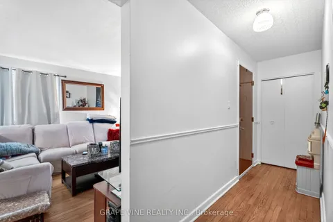 1098 Clyde Avenue, ON K2C 1Y2