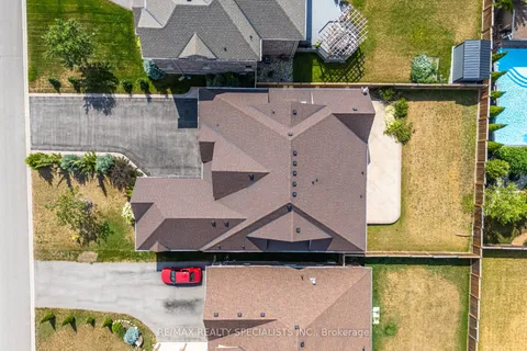 33 Stonegate Avenue, ON L9W 6T4