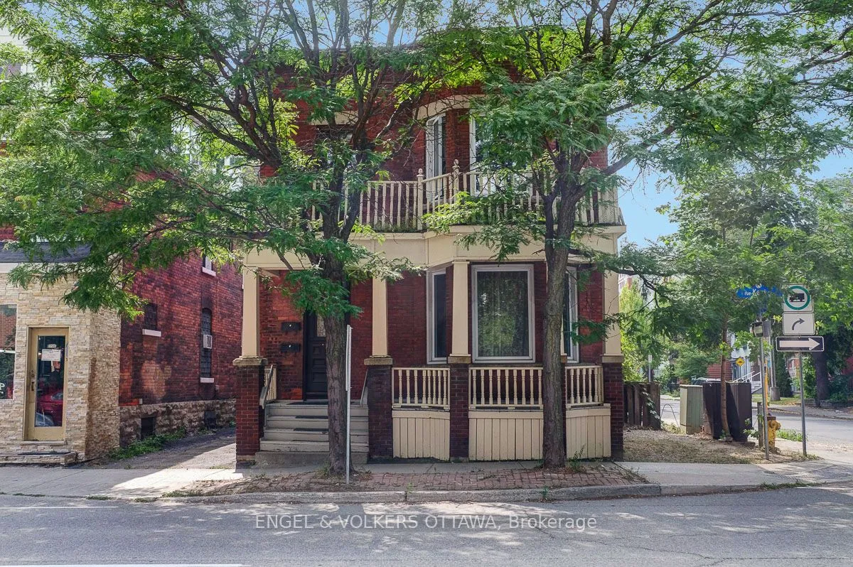256 Kent Street, ON K2P 2A2