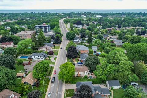 10 Maple Avenue, ON L3M 3B6