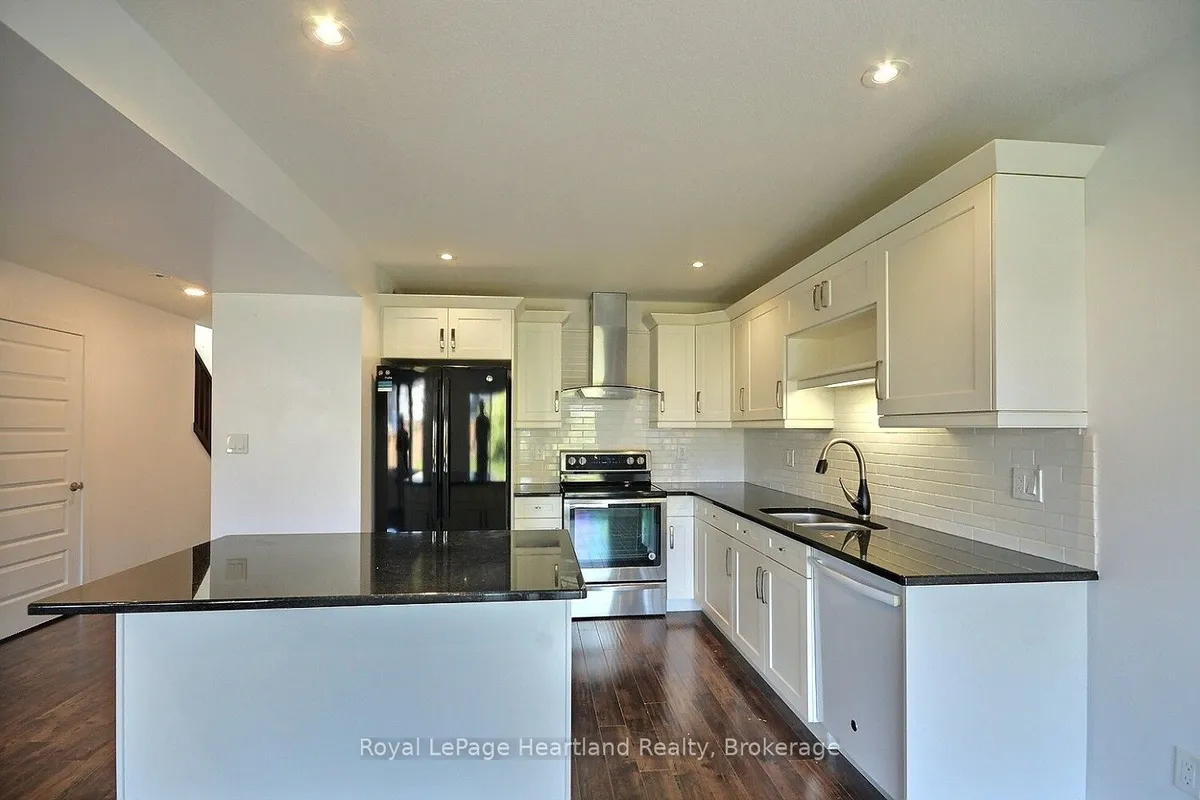 371 BEECH Street, ON N0M 2J0