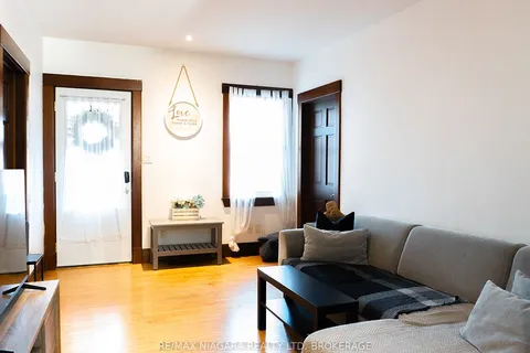 164 Mellanby Avenue, ON L3K 2L8