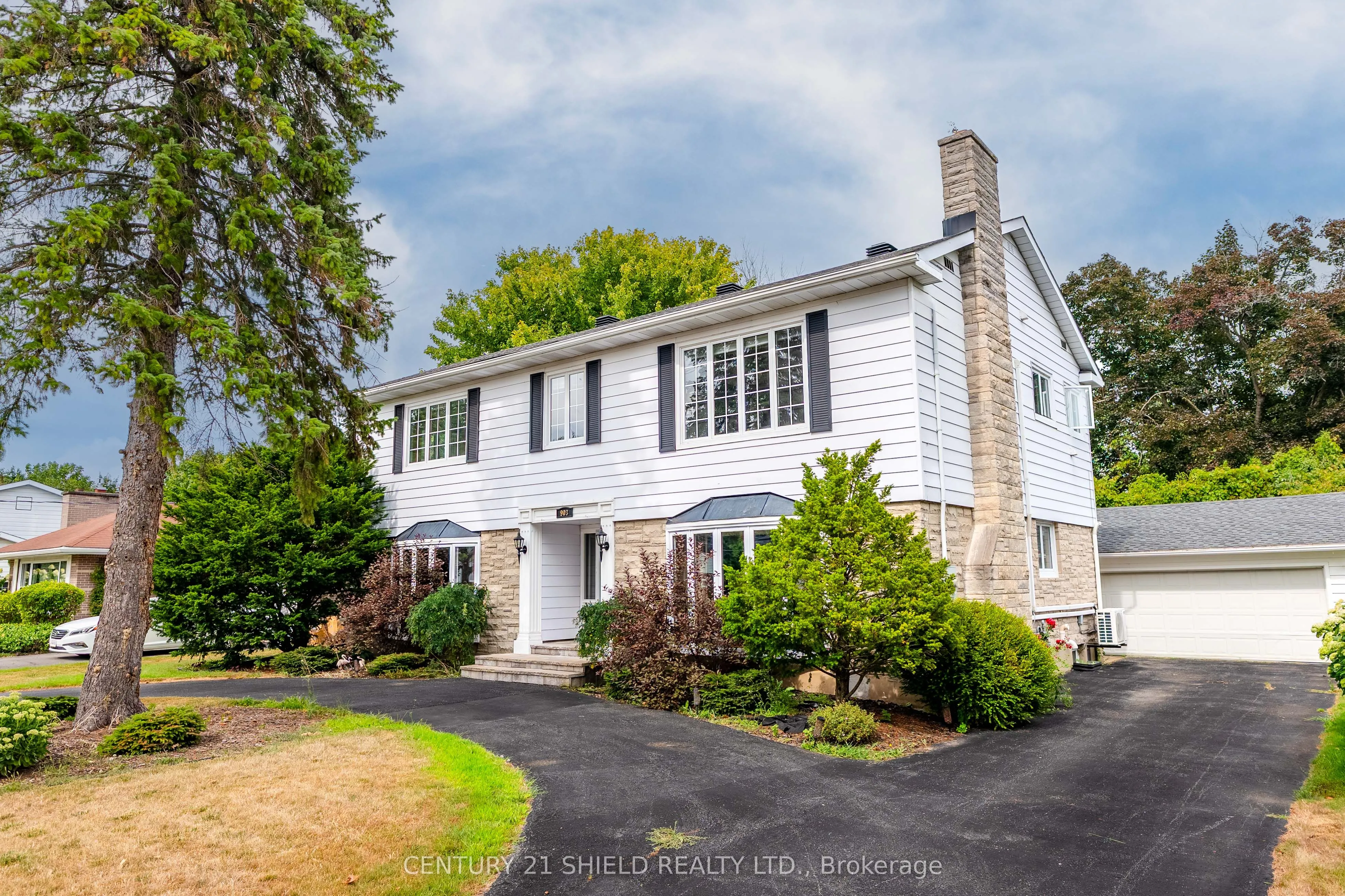 903 Riverdale Avenue, ON K6J 2L3