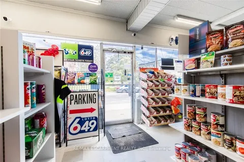 2340 KING Street, ON L8K 1X7