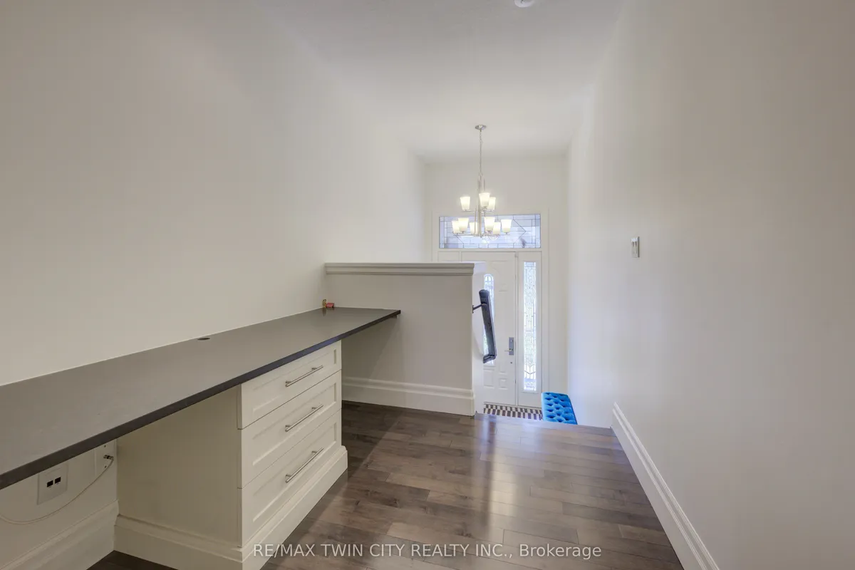 140 Oak Park Drive, ON N2K 0B3