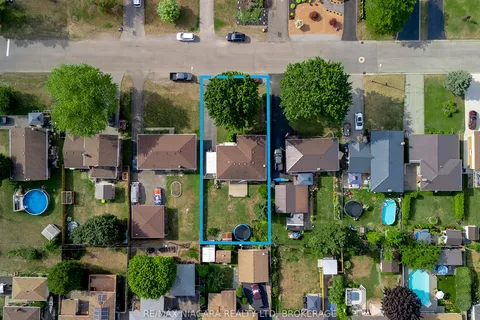 15 Michael Drive, ON L3K 3C3