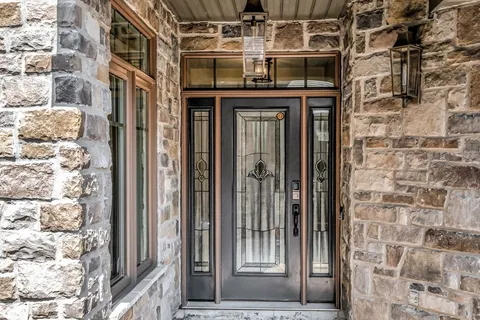 24 South Church Street, ON K8N 0A9