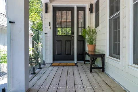 141 Aspen Way, ON L9Y 0S7