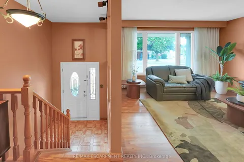 11 Pinard Street, ON L8K 6G8