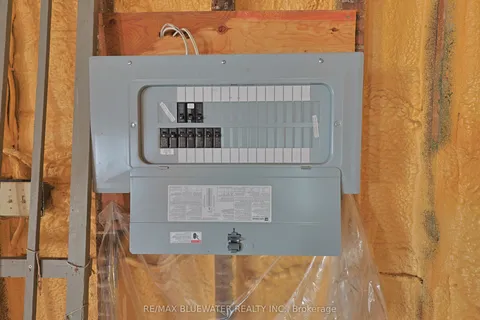 11 MILL Avenue, ON N0M 2T0