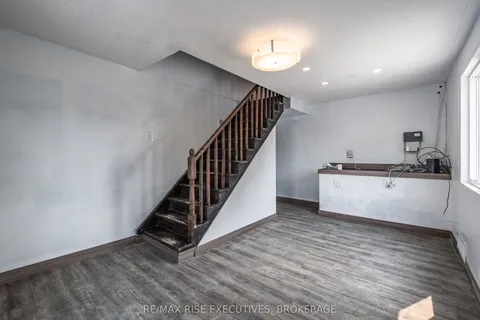 61 Seventh Avenue, ON K7K 2M5