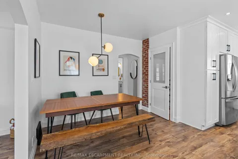 17 Davis Street, ON N3Y 2R2