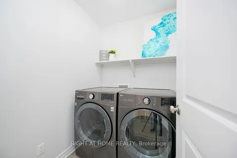 4512 Kelly Farm Drive, ON K1X 0E7