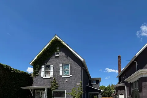 714 Dundas Street, ON N5W 2Z4