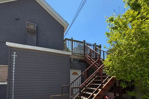 714 Dundas Street, ON N5W 2Z4