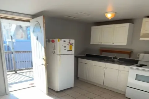 714 Dundas Street, ON N5W 2Z4