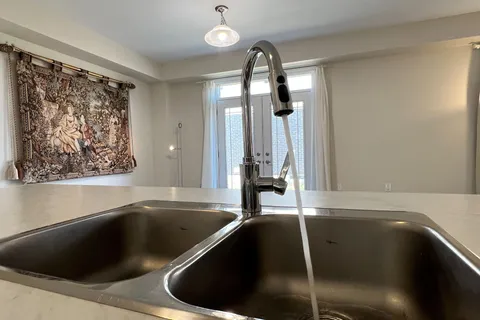 89 Higgins Avenue, ON L3B 5N5