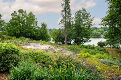 233 Strathburn Street, ON K0A 1A0