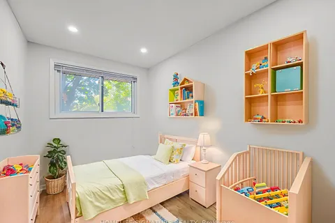 443 Vine Street, ON L2M 3S6