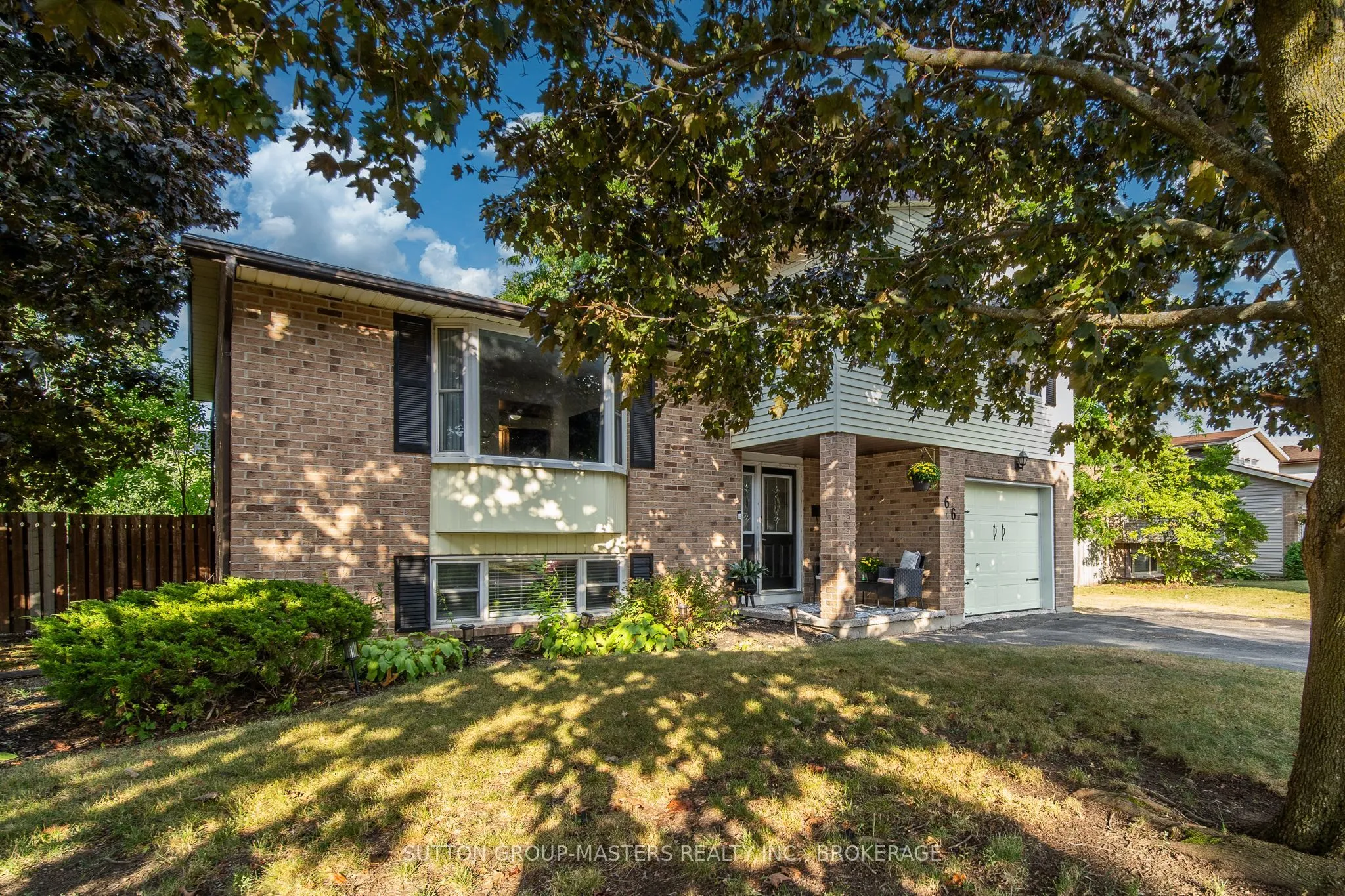 66 Nicholson Crescent, ON K7N 1X1