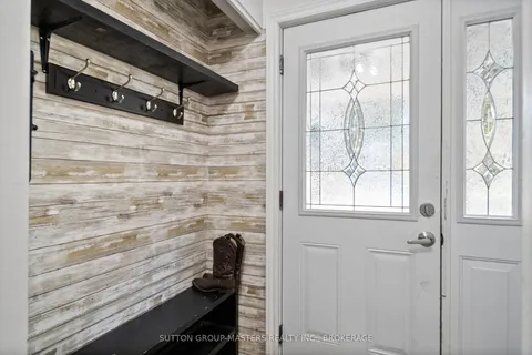 66 Nicholson Crescent, ON K7N 1X1