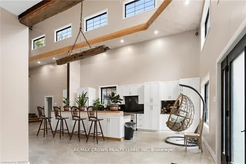 24 Sun Valley Way, ON P0H 1Z0