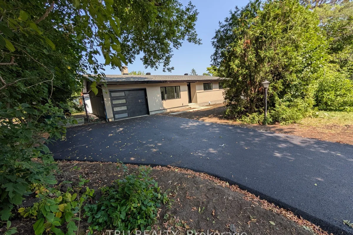 39 Sunnycrest Drive, ON K2E 5Y4