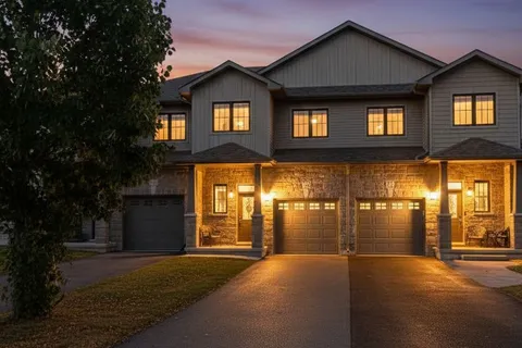 131 SIMURDA Court, ON K7N 1Y7