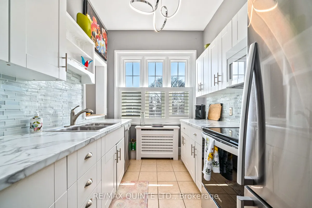 156 Bridge Street, ON K8N 1M9