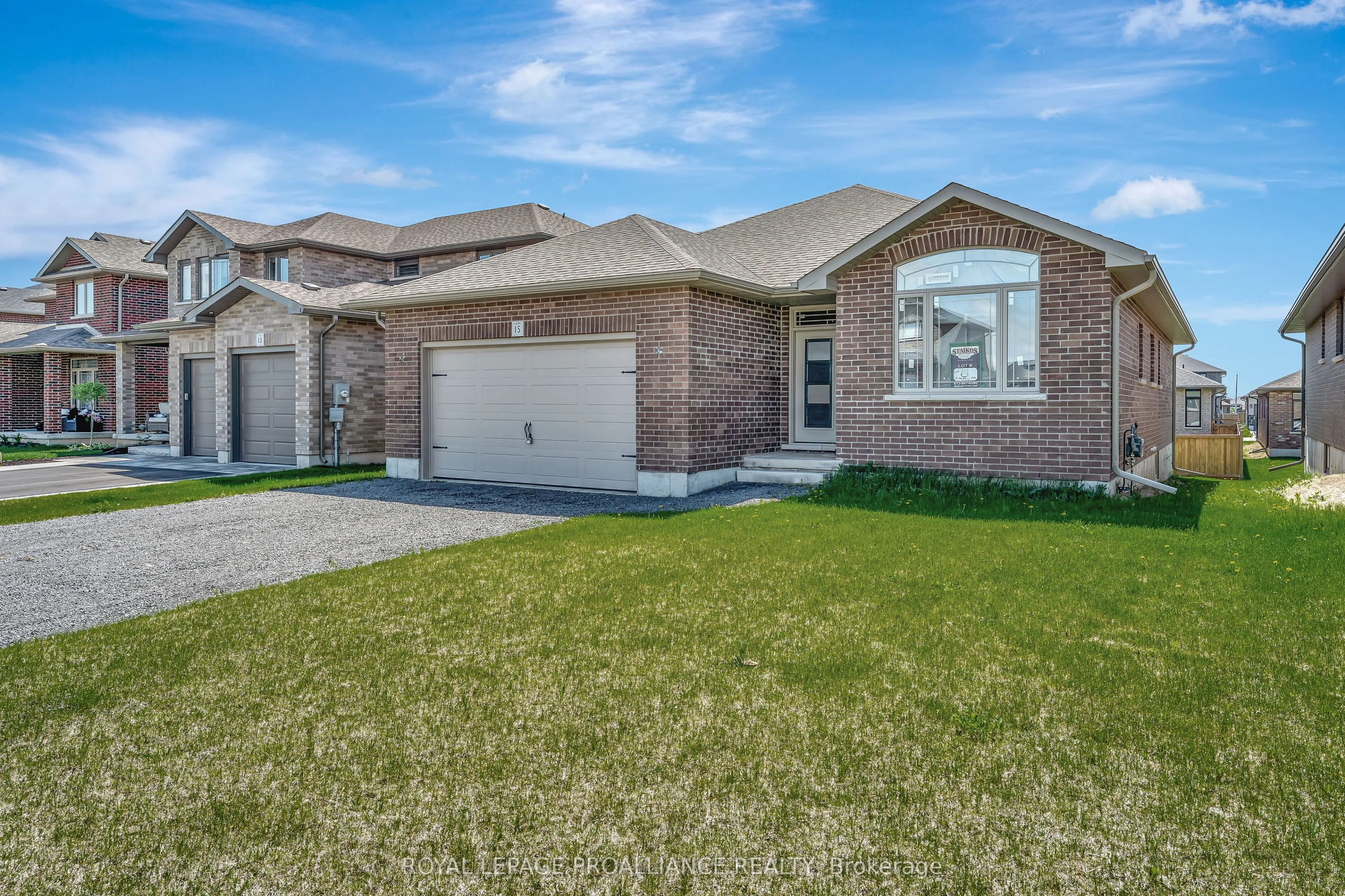 15 Andrew Crescent, ON K8V 0K1