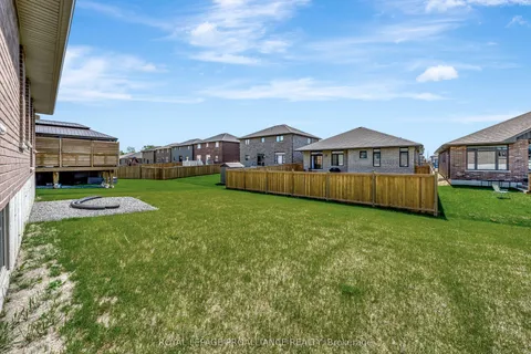 15 Andrew Crescent, ON K8V 0K1