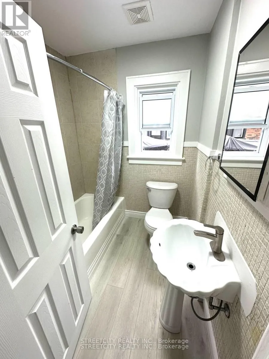 437 Charlotte Street, ON N5W 4A5