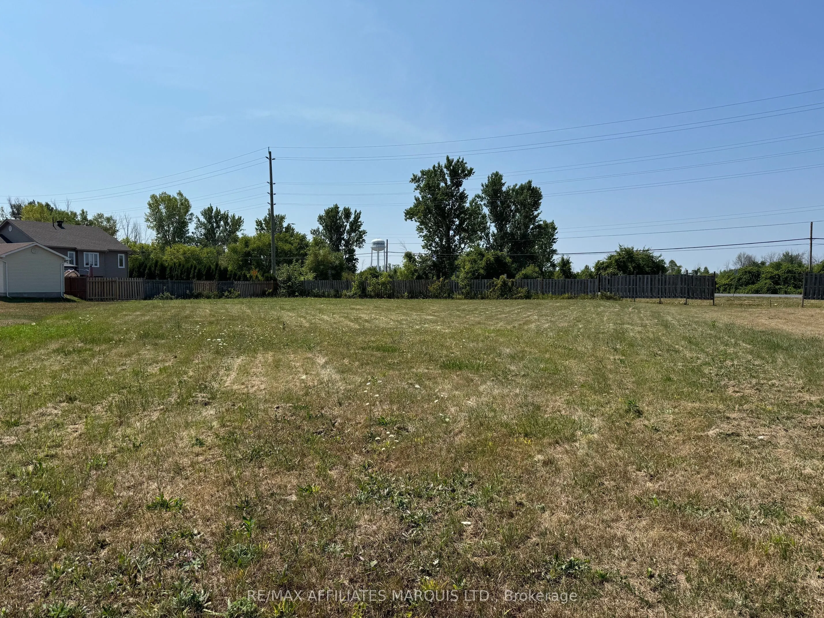 121 Blakes Crescent, ON K0C 1X0