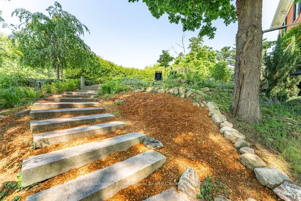 22 Hauser Place, ON L9H 5E1