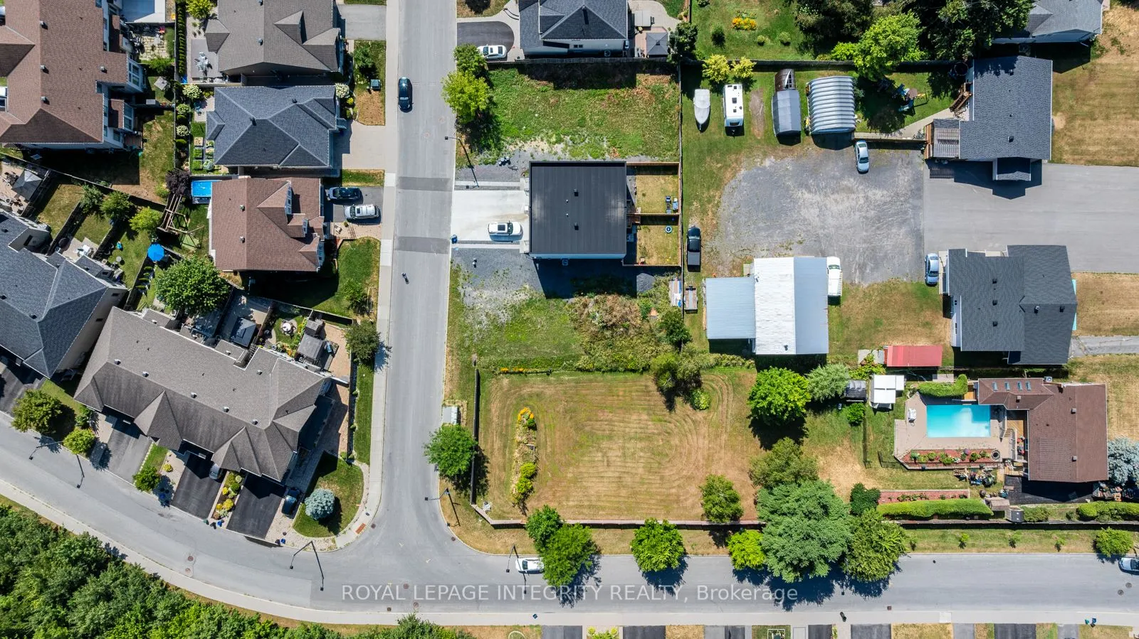 877A CONTOUR Street, ON K1W 1G2