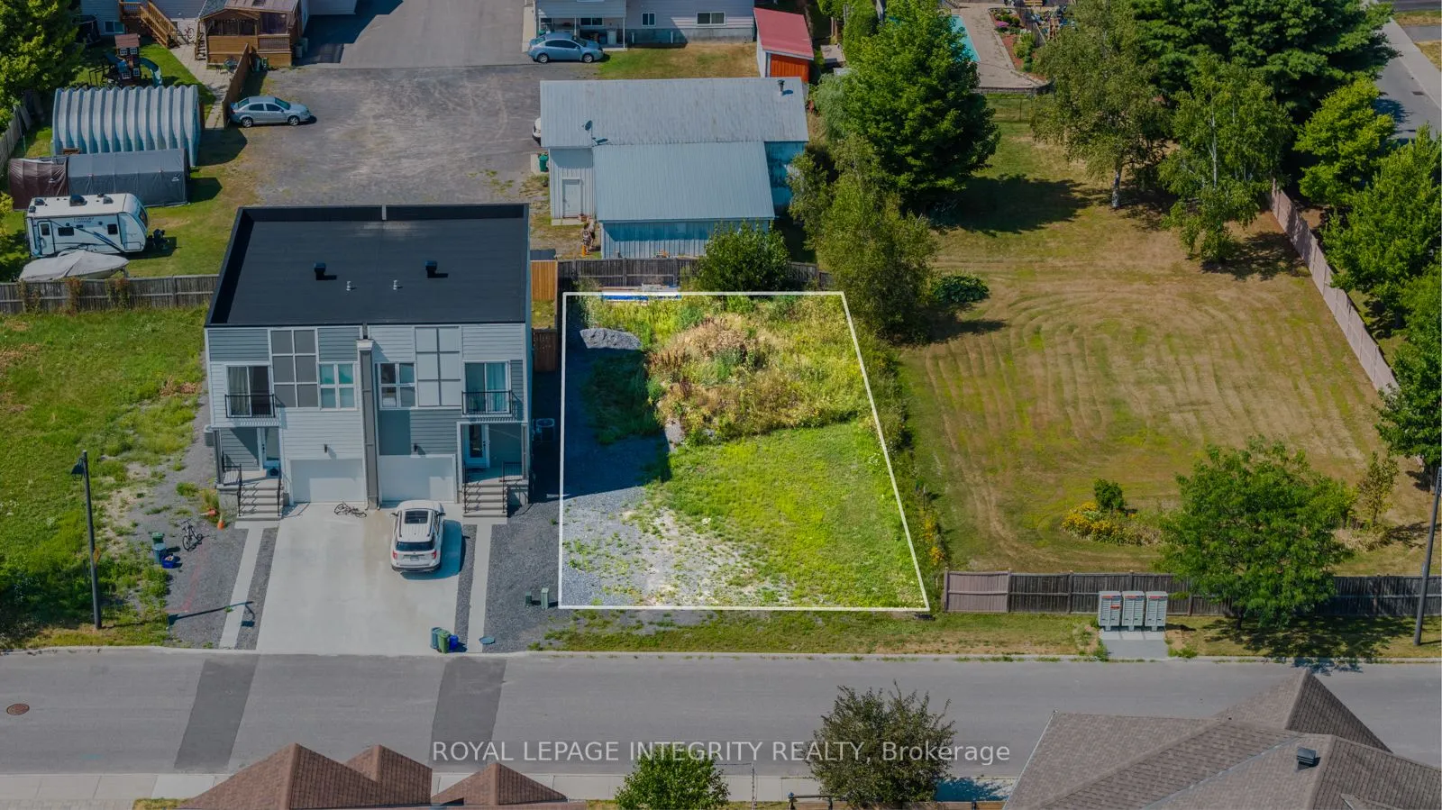 877B CONTOUR Street, ON K1W 1G2