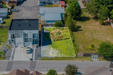 877B CONTOUR Street, ON K1W 1G2