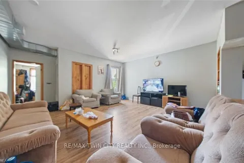 215 NELSON Street, ON N3S 4C5