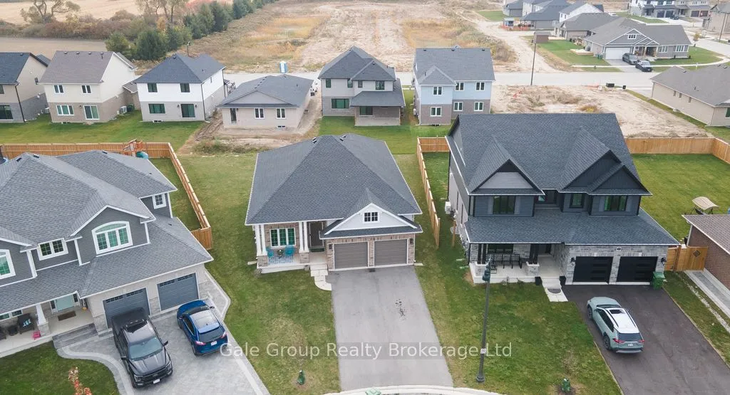 9 Clover Circle, ON N5R 0J3