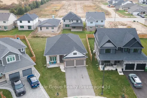 9 Clover Circle, ON N5R 0J3