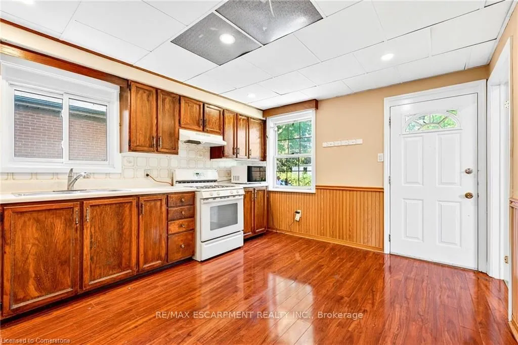 111 Leland Street, ON L8S 3A3