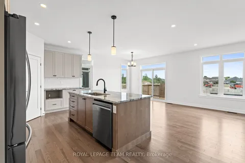 1020 Moore Street, ON K6V 0H2