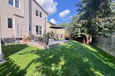 4 Cadence Gate, ON K2M 1G9