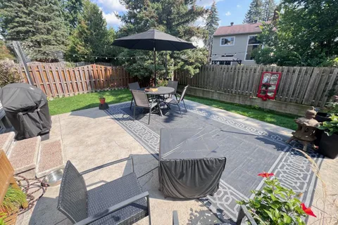 4 Cadence Gate, ON K2M 1G9