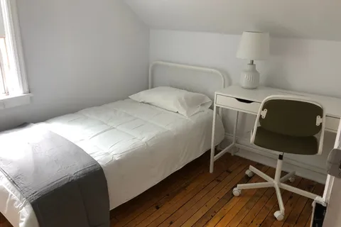 321 Regent Street, ON K7L 4K7