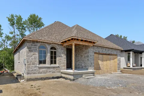 3-1000 D'ARCY Street, ON K9A 4B6