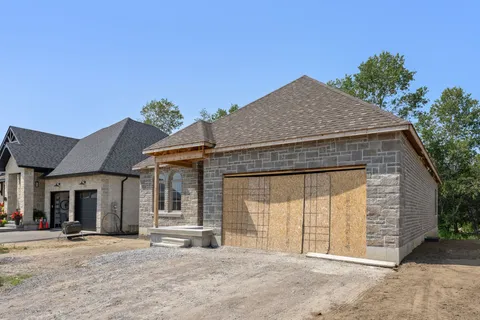 3-1000 D'ARCY Street, ON K9A 4B6